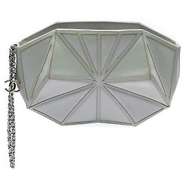 Clutch de pulso Chanel Midnight Swim em pele de cordeiro perolada branca Branco