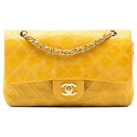 Bolso de hombro Chanel Small Classic Double Flap de piel de cordero amarillo Amarillo