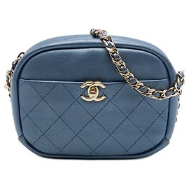 Borsa Camera Chanel Small Quilted Metallic Goatskin Blu per viaggi casual Blu