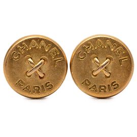 Orecchini a clip Chanel placcati in oro con bottone rotondo D'oro