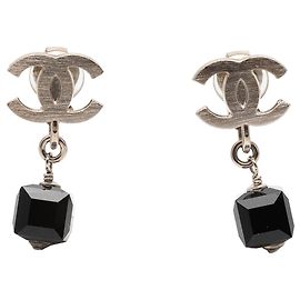 Orecchini a clip Chanel CC a cubo in ottone nero e strass Nero