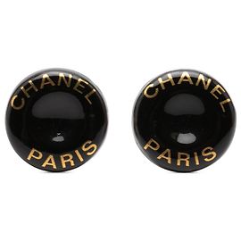 Orecchini a clip Chanel CC in resina e ottone con stampa logo nero Nero