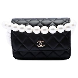 Bolsa transversal Chanel CC em lambskin matelassê preto com alça de corrente Maxi Pearl Preto