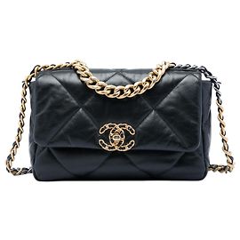 Sac à rabat Chanel 19 en agneau noir, taille Medium Noir