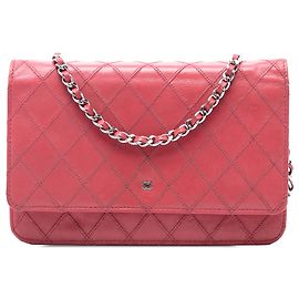 Carteira com corrente e bolsa transversal Chanel CC em pele de cordeiro rosa com costura wild Rosa