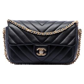 Borsa a tracolla Chanel Mini Rectangular Chevron Lambskin Chain Around Flap nera Nero