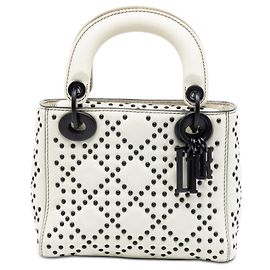 Bolsa Lady Dior Mini Ultra Matte em couro de bezerro Cannage Studded branco Branco