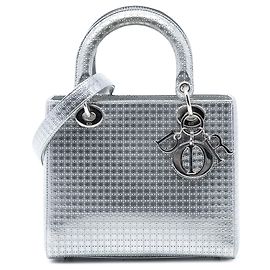 Borsa Lady Dior Medium in vernice metallizzata microcannage argento Argento