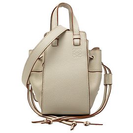 Borsa a tracolla LOEWE Mini Grained Calfskin Hammock bianca Bianco
