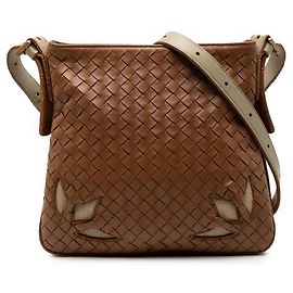 Bolsa transversal Bottega Veneta em couro nappa Intrecciato marrom com recortes Marrom