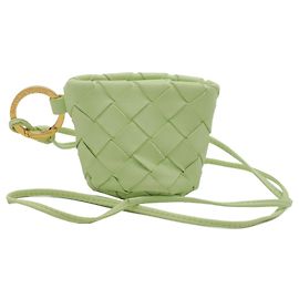 Porta-moedas Cup em nappa Intrecciato verde Bottega Veneta com alça Verde