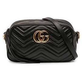 Bolsa transversal Gucci Small GG Marmont Matelasse em couro preto Preto