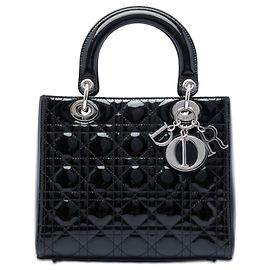 Bolsa Lady Dior Medium em couro envernizado Cannage preto Preto