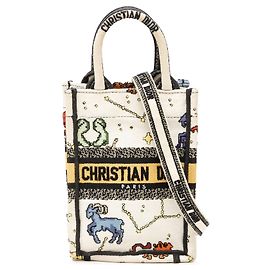 Bolsa Dior Mini Embroidered Canvas Pixel Zodiac Vertical Book Tote branca Branco