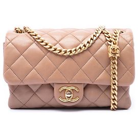 Sac bandoulière Chanel Small Quilté Lambskin Pillow Crush Flap Tan Camel