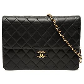 Bolsa de ombro Chanel Medium CC em pele de cordeiro acolchoada preta Preto