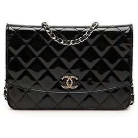 Bolsa transversal Chanel CC Quilted Patent Brilliant Wallet On Chain preta Preto