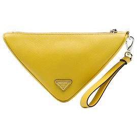 Bolsa Clutch de Pulso Prada Saffiano Amarela com Logotipo Triângulo em Relevo Amarelo
