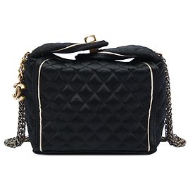 Bolsa Caixa de Cetim Matelassê Chanel Paris Shanghai CC Black Preto