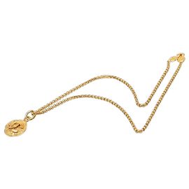 Collier pendentif médaillon plaqué or Gold Chanel CC Doré