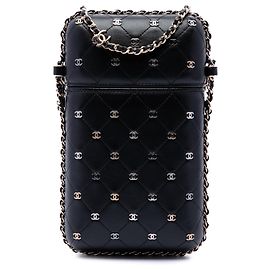 Bolsa transversal Chanel CC em pele de cordeiro acolchoada e com tachas preta com corrente para telemóvel Preto