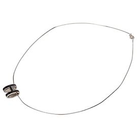 Colar com pingente Hermès Enamel Pop H preto Preto