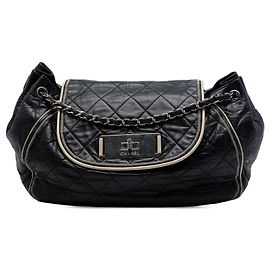 Bolsa de ombro Chanel East West Mademoiselle em pele de cordeiro acolchoada preta Preto
