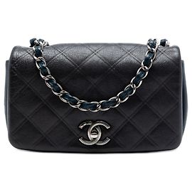 Bolsa de ombro Chanel New Chic Flap em couro de vitelo com relevo de pequenos diamantes cinza Cinza