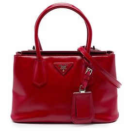 Petit sac à main deux anses en Saffiano Vernice rouge avec fermoir Turnlock Prada Rouge