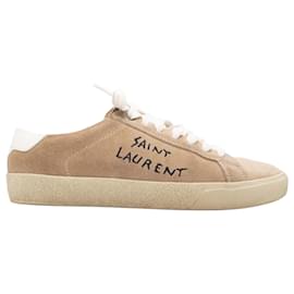 Tênis de cano baixo Saint Laurent em camurça marrom e branco com escrita Spellout Tamanho 37.5 Camelo