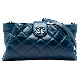 Borsa a tracolla e clutch Chanel Coco Pleats in pelle di vitello laccata trapuntata blu Blu