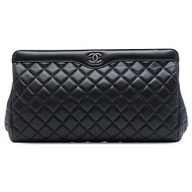 Clutch Chanel Large CC acolchoada em caviar preto Preto
