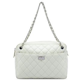 Bolsa Camera Reissue Chanel de caviar matelassado grande branca Branco