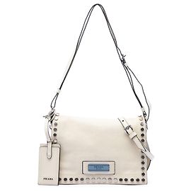 Bolsa Prada Glace Calfskin Studded Etiquette Flap branca Branco