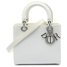Sac à main Lady Dior Medium en cuir verni microcannage blanc Blanc