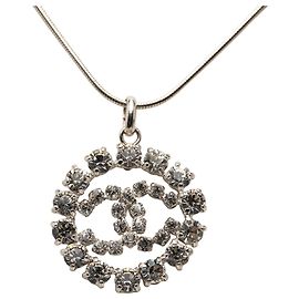 Colar com pingente de strass CC em latão prateado Chanel Prata