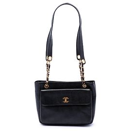 Borsa a tracolla Chanel CC Caviar nera con tasca frontale Nero