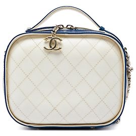 Bolsa Vanity Chanel Small CC em couro de vitelo amassado branco Branco