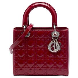 Bolso Lady Dior en charol cannage rojo, tamaño Medium Roja