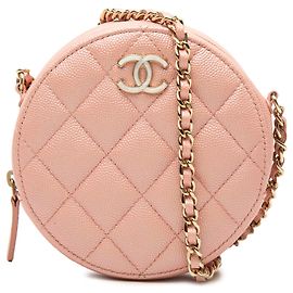 Clutch redonda Chanel CC acolchada caviar iridiscente rosa con cadena bandolera Rosa