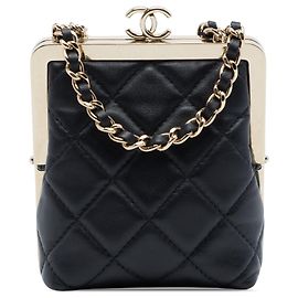 Clutch de noite Chanel CC matelassada em acrílico e pele de cordeiro preta com bolsa transversal de corrente Preto