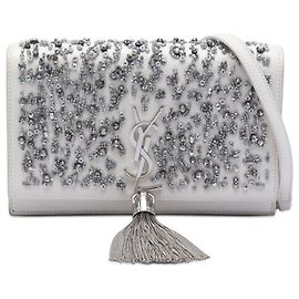 Borsa a tracolla Saint Laurent Kate Tassel Wallet on Chain in pelle di vitello con perline e monogramma bianca Bianco