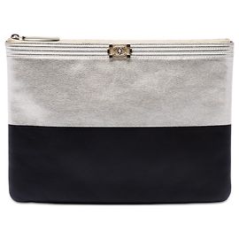 Black Chanel Medium Bicolor Goatskin Boy O Case Clutch Black