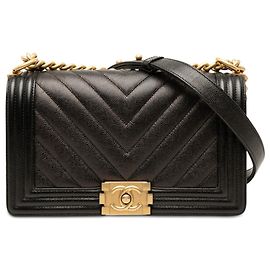Borsa a tracolla Chanel Old Medium Chevron Caviar Boy Flap nera Nero