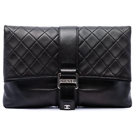 Clutch Grip em couro de cordeiro acolchoado preto Chanel Preto