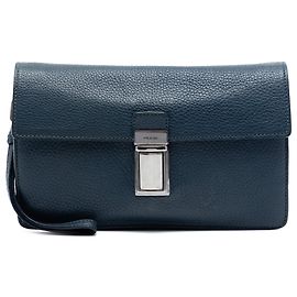 Clutch Prada Vitello Daino azul Azul