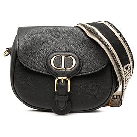Bobby Crossbody em couro de bezerro de grão pequeno da Dior, preto Preto