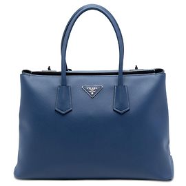 Sac à main double Saffiano Cuir bleu Prada avec fermoir Turnlock Bleu