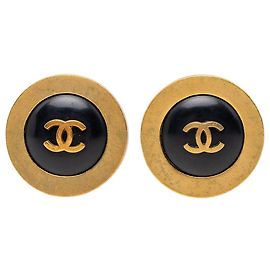 Orecchini a clip rotondi Chanel CC in smalto placcato oro D'oro