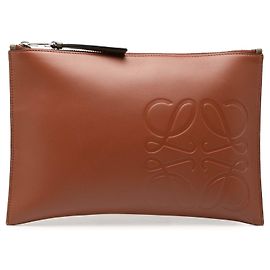 Pochette e bolsa de mão plana em couro marrom com Anagrama LOEWE Marrom